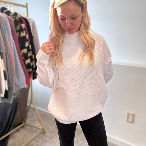 Kingsley Oversized Sweater - Picture 2 of 3